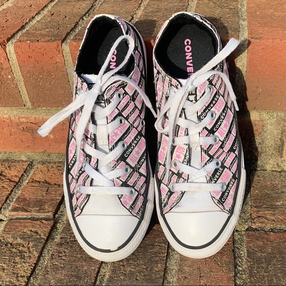 Converse - Picture 1 of 9